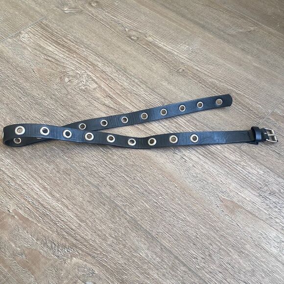 Brandy Melville Black High Waisted Skinny Belt w Grommets XS - Picture 2 of 3